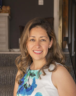 Headshot of Jacquie Padilla-Vinas