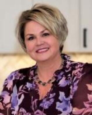 Headshot of Annelie Sirois