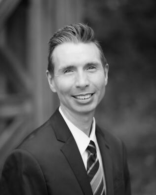 Headshot of Dennis Toivonen