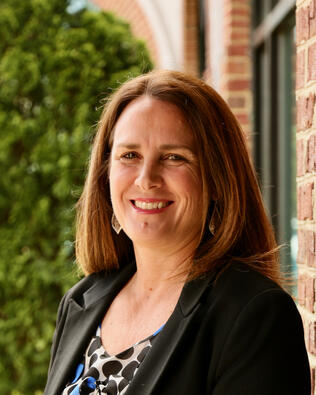 Headshot of Sharon Baldwin