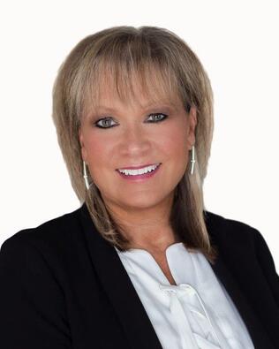 Headshot of Connie Fogle