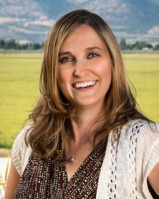 Headshot of Anna Bettencourt