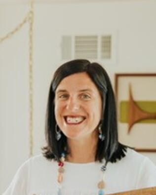 Headshot of Missy Mendoza