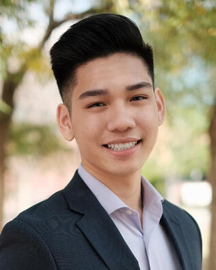 Headshot of Aaron Le