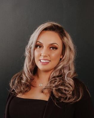 Headshot of Ariel Garbisch
