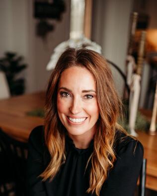 Headshot of Carlie Ross