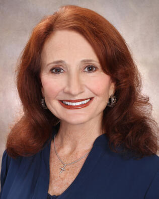 Headshot of Jeane Dees