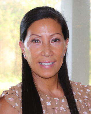 Headshot of Janet Dessart
