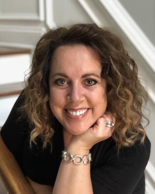 Headshot of Monica Sempervive