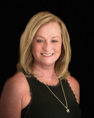 Headshot of Lydia Spink