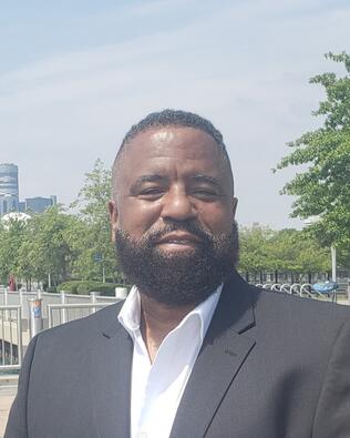 Headshot of Eric Glenn