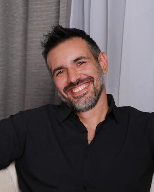Headshot of Santiago Gonzalez