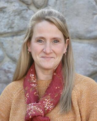 Headshot of Raenn Zuniga