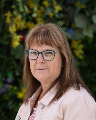 Headshot of Kathey Crothers