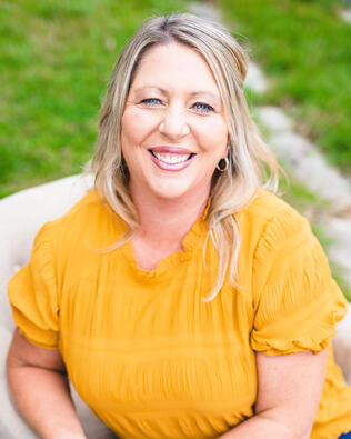 Headshot of Jayne Ann Eden