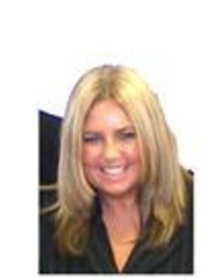 Headshot of Renee Long
