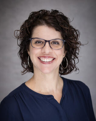 Headshot of Abigail Weaver