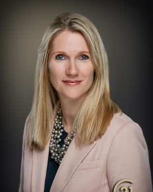 Headshot of Julia Lilley