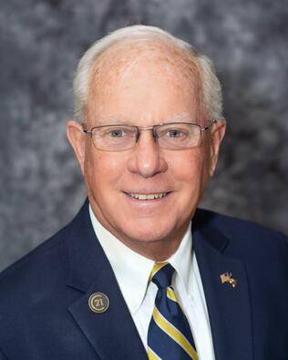 Headshot of Duncan Ingraham