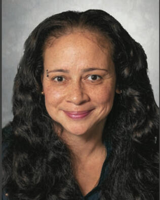 Headshot of Evelyn Diaz