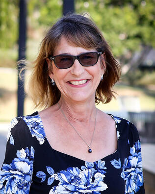 Headshot of Donna Niksich
