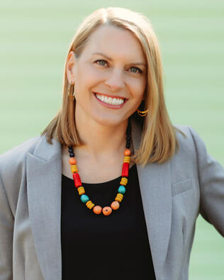 Headshot of Kristi Gibbs
