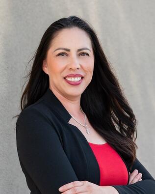 Headshot of Beatriz Maya
