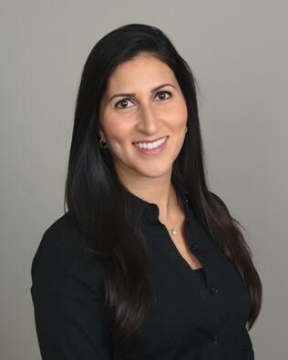 Headshot of Zeinab Abbas