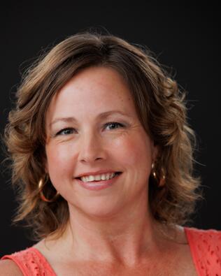 Headshot of Alyson Peters