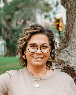 Headshot of Shannon Rose