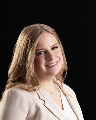 Headshot of Elise Hawkins