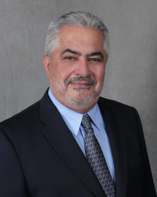 Headshot of Ismael Estrada