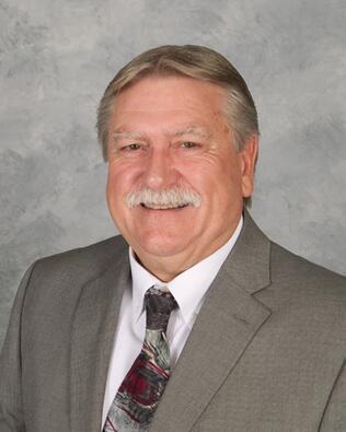 Headshot of Bob Thomas