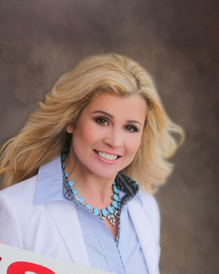 Headshot of Laura Forbes