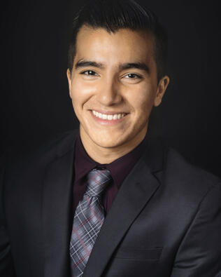 Headshot of Derrick Lopez