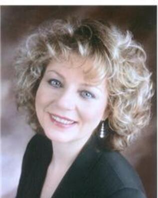 Headshot of Valerie Altomare