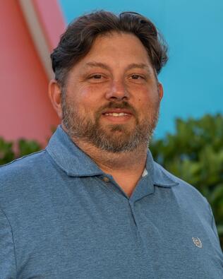 Headshot of Jonathan Henry