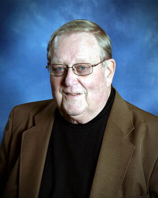 Headshot of Edward Hansen