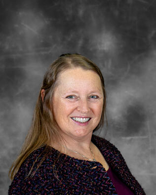 Headshot of Traci Saeger