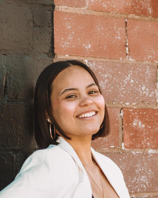 Headshot of Alexia Cummings