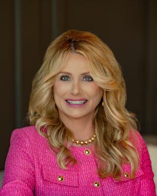 Headshot of Kristin Barrett