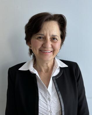 Headshot of Elvane Kelmendi