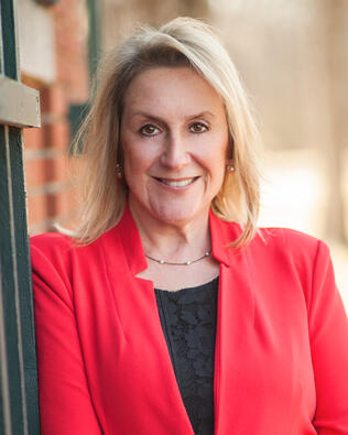 Headshot of Maureen Fisher