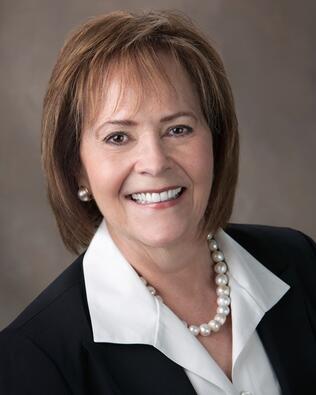 Headshot of Lucy Barbour
