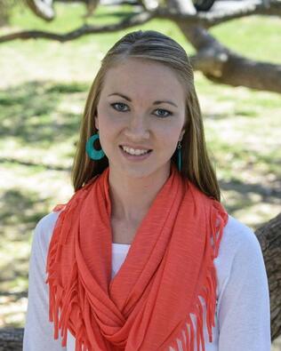 Headshot of Lauren Daughtry