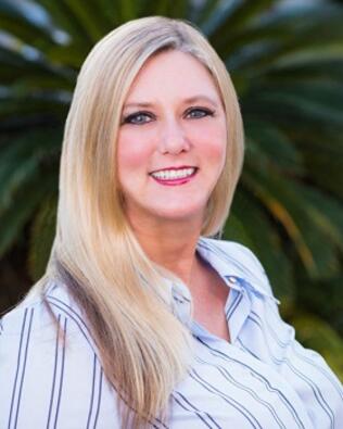 Headshot of Shana Lindsey