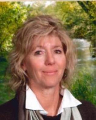 Headshot of Jeanette DiGiallonardo