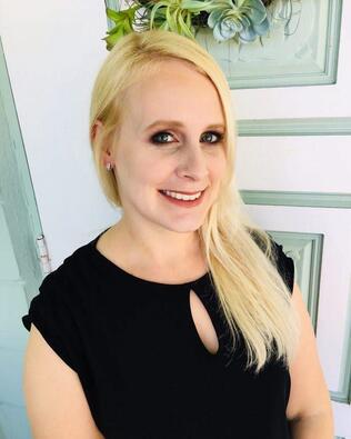 Headshot of Amanda Leppert
