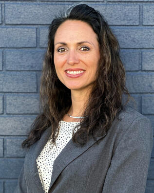 Headshot of Tara Pearce