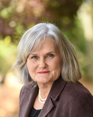 Headshot of Linda Woody